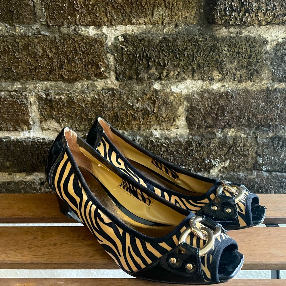 Arturo Chiang leather animal print wedge with peep toe, 8M/38